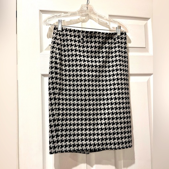 Houndstooth Pencil Skirt (Professional) - Picture 1 of 2